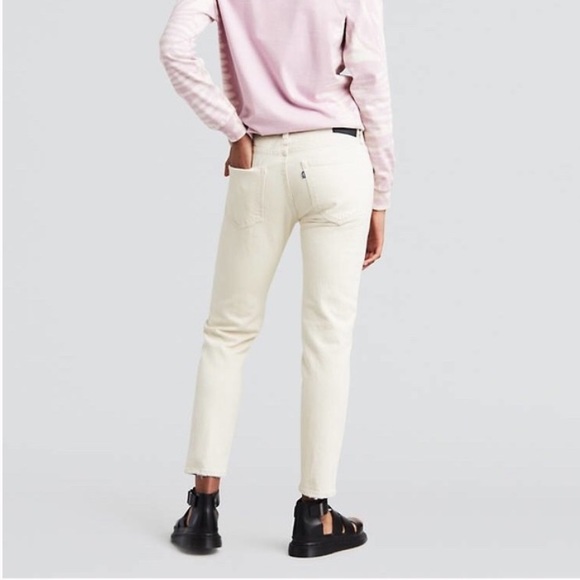 Levi’s Crush Taper Jeans - Picture 2 of 14